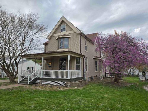 245 Cherry St, Carthage, IL, 62321-1209 | Card Image