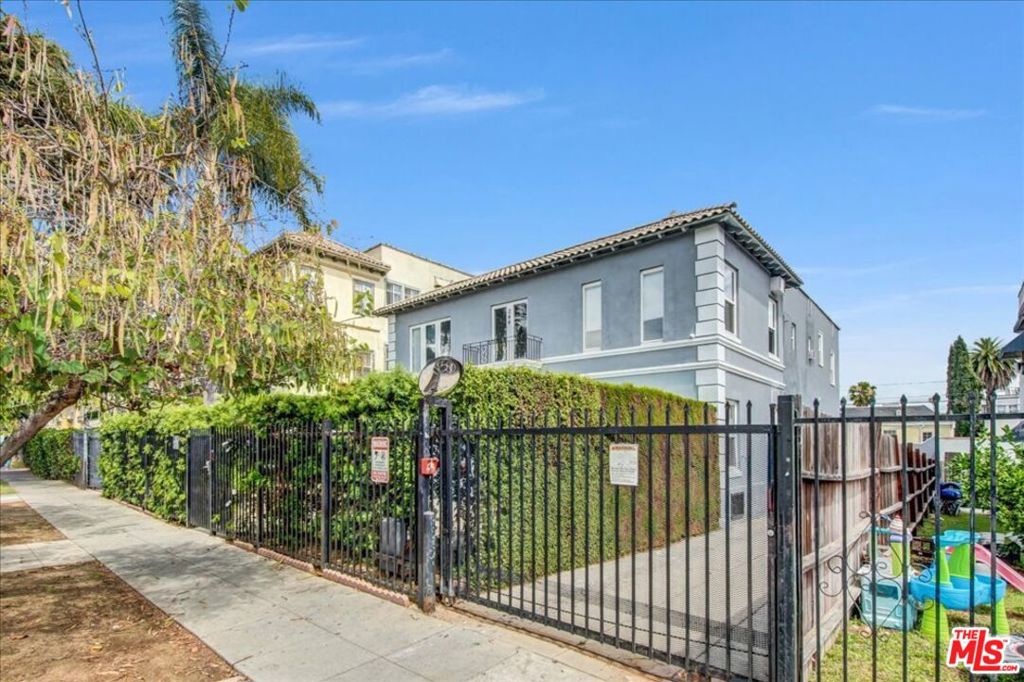 Residential Income in Los Angeles 2