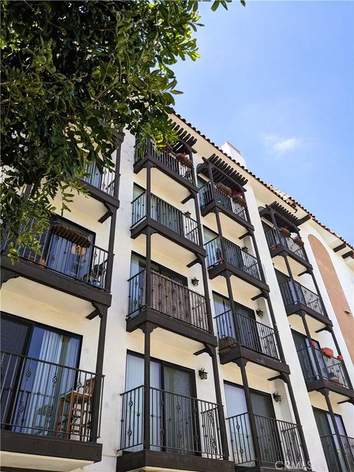 apt-206-11162 Camarillo St, West Toluca Lake, CA, 91602-3522 | Card Image