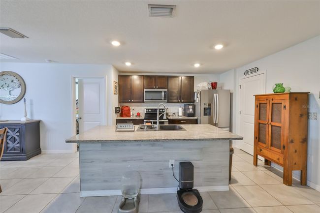 16704 Sunburst Lake St, House other with 3 bedrooms, 2 bathrooms and null parking in WIMAUMA FL | Image 9