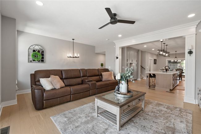 146 Enclave Drive, Townhouse with 3 bedrooms, 4 bathrooms and 2 parking in Seven Fields Boro PA | Image 4