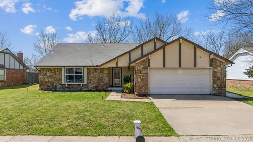 3866 S 98th East Ave, Tulsa, OK, 74146-2423 | Card Image