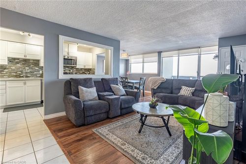 2002-375 King St N, Waterloo, ON, N2J4L6 | Card Image