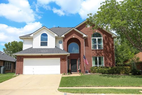 6129 Pebble Creek Dr, North Richland Hills, TX, 76180-5549 | Card Image