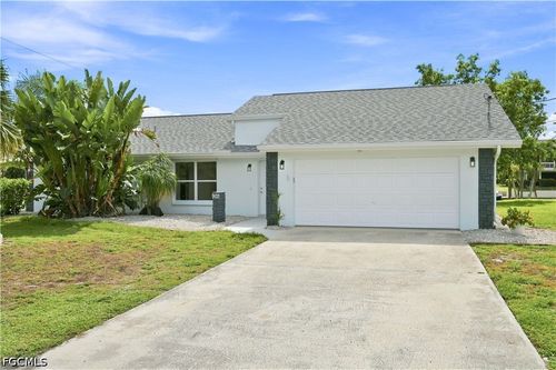 903 Se 20th Ct, Cape Coral, FL, 33990-1850 | Card Image