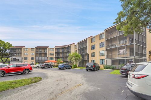 apt-301-3900 N Hills Dr, Hollywood, FL, 33021-2554 | Card Image