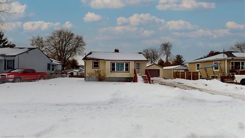 22 Broadview Ave, Cambridge, ON, N1R3V7 | Card Image