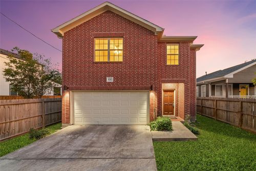 826 E 40th St, Houston, TX, 77022-4738 | Card Image