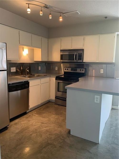 202-1013 W 23rd St, Austin, TX, 78705-5029 | Card Image
