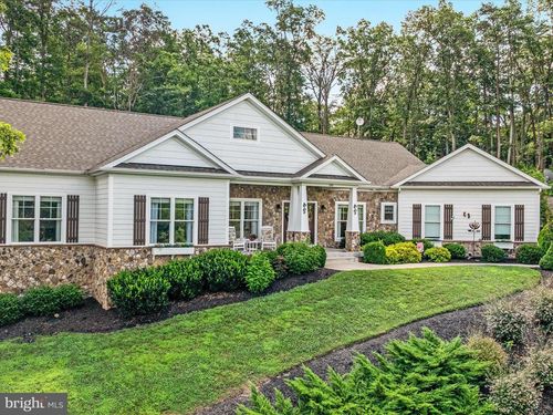 140 Whistlewood Ln, Winchester, VA, 22602-3152 | Card Image