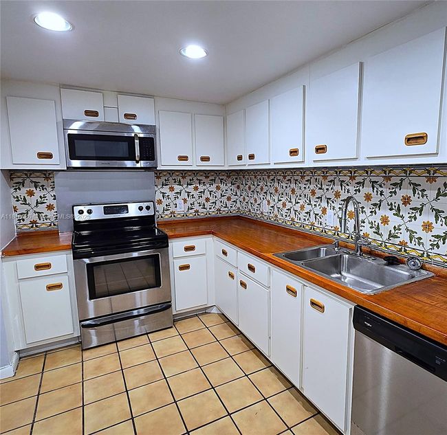 APT-6A - 150 Se 25 Th Rd, Condo with 2 bedrooms, 2 bathrooms and null parking in Miami FL | Image 7