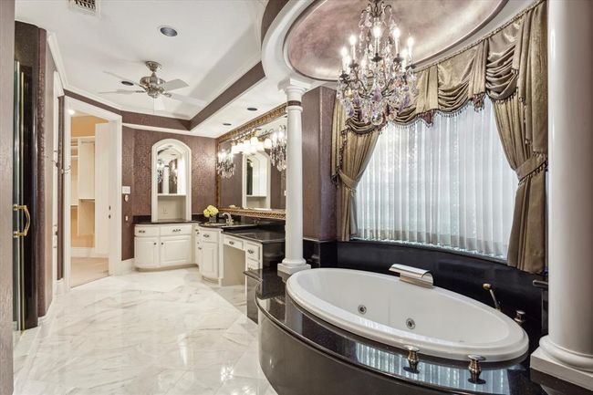 PRIMARY BATH | Image 26