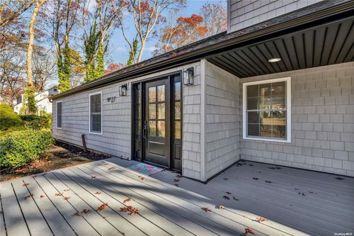 27 Campus Ln, Lake Ronkonkoma, NY, 11779-1946 | Card Image