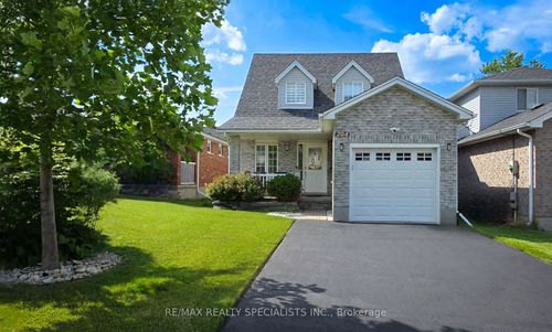 204 Country Club Dr, Guelph, ON, N1E3L2 | Card Image