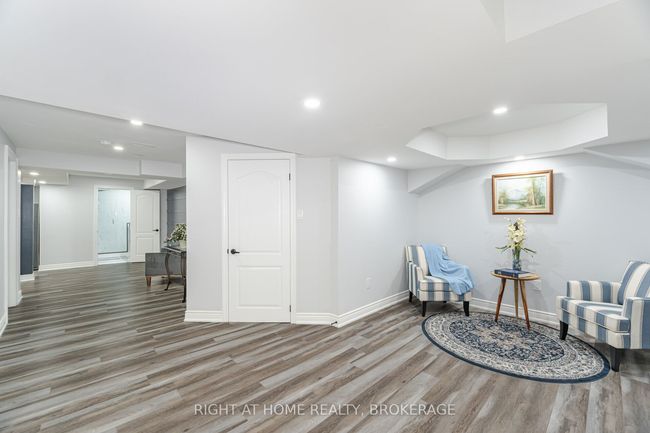 105 Royal Dr West, House other with 6 bedrooms, 5 bathrooms and 4 parking in Brampton ON | Image 34