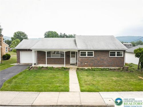 632 W Greenleaf St, Emmaus, PA, 18049-2116 | Card Image