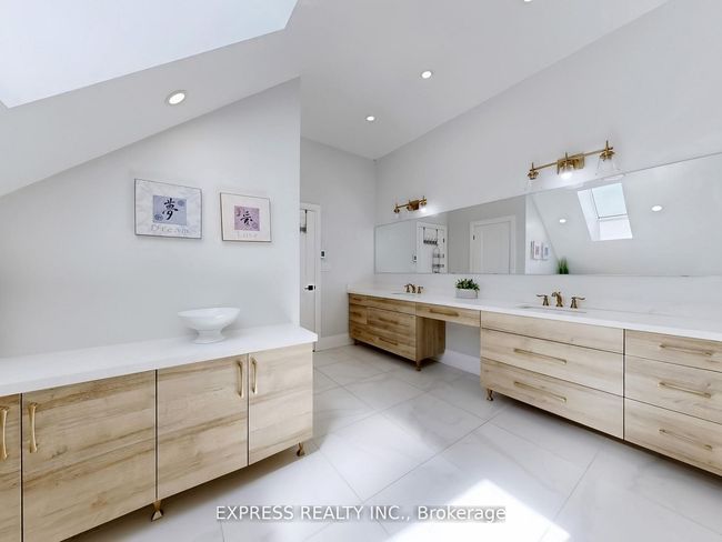 5517 Sideroad 30, House other with 5 bedrooms, 4 bathrooms and 10 parking in Utopia ON | Image 38
