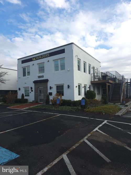 a-1300 E Mermaid Ln, GLENSIDE, PA, 19038-7664 | Card Image