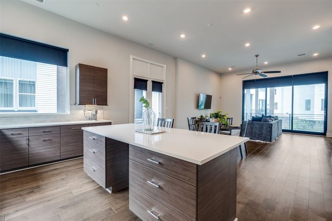 APT-501 - 381 E Greenbriar Ln, Townhouse with 3 bedrooms, 4 bathrooms and null parking in Dallas TX | Image 20