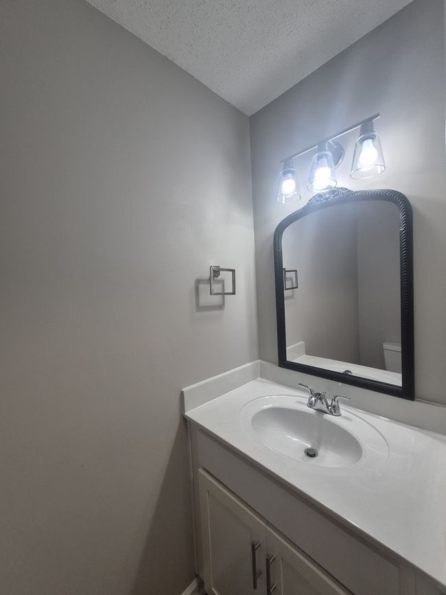 200 Tree Line Dr, Condo with 2 bedrooms, 2 bathrooms and 2 parking in Oak Grove KY | Image 11