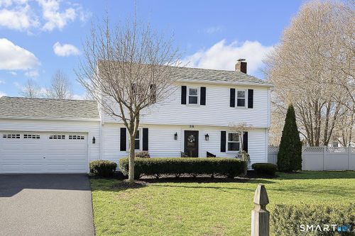 211 Robbins Rd, Berlin, CT, 06037-2641 | Card Image