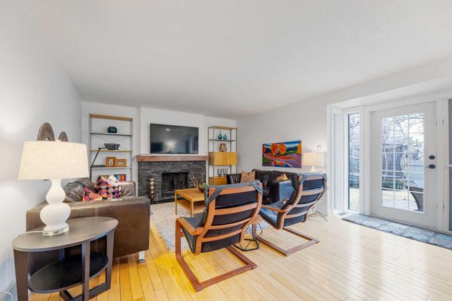 43 Coachwood Place Sw, House other with 4 bedrooms, 4 bathrooms and 4 parking in Calgary AB | Image 8