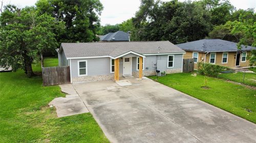 514 Mckee St, Clute, TX, 77531-4713 | Card Image