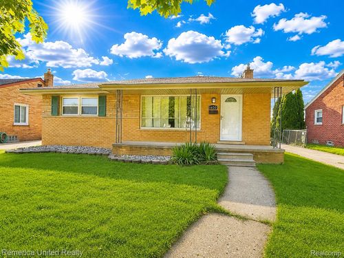 6450 Golfview St, Garden City, MI, 48135-2005 | Card Image
