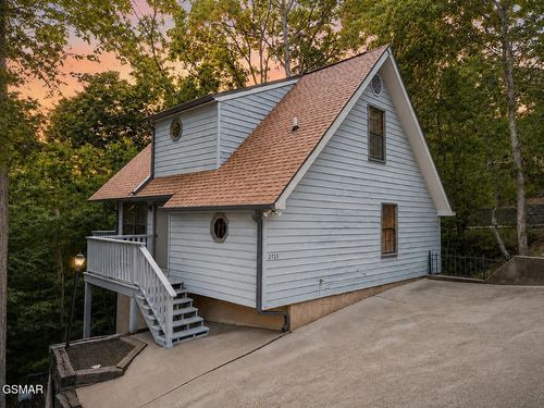 2733 Timber Way, Pigeon Forge, TN, 37863-4290 | Card Image