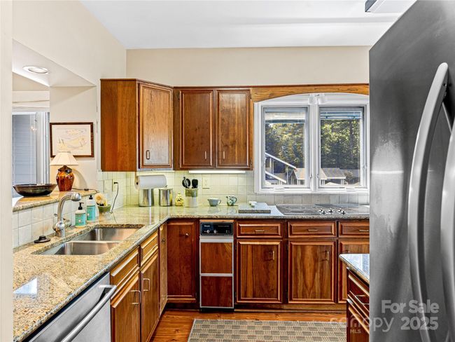 66 Country Club Village Drive, Condo with 3 bedrooms, 3 bathrooms and null parking in Lake Toxaway NC | Image 14