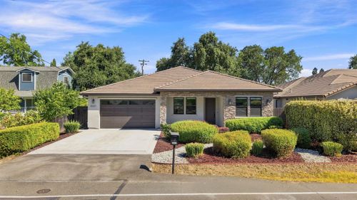 5027 Engle Rd, Carmichael, CA, 95608-2940 | Card Image