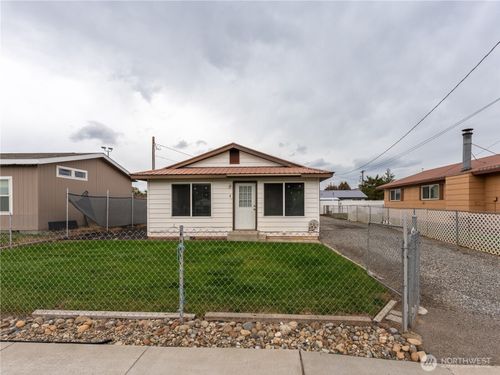 5 Delaware Ave, Rock Island, WA, 98850-5804 | Card Image