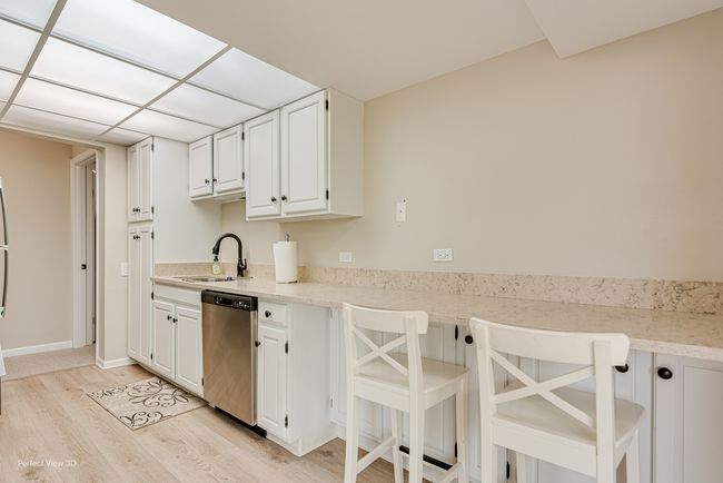 APT-407 - 2 S Atrium Way, Condo with 1 bedrooms, 2 bathrooms and 1 parking in Elmhurst IL | Image 12