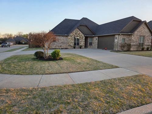 312 Wandering Way, Ardmore, OK, 73401-9068 | Card Image