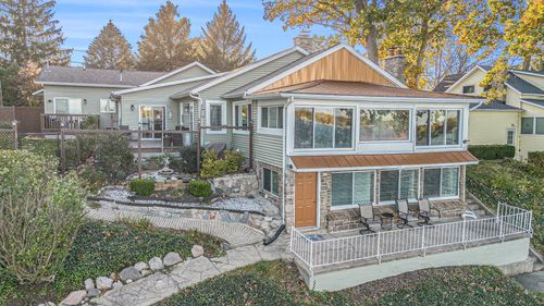33766 Forest Beach Dr, Eau Claire, MI, 49111-9545 | Card Image