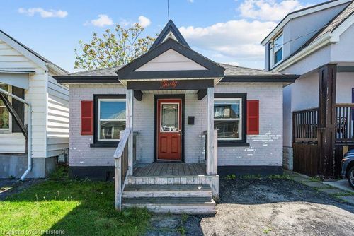 30 Robins Ave, Hamilton, ON, L8H4M9 | Card Image