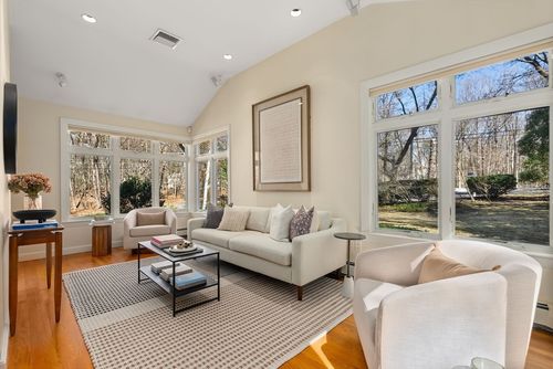 160 Varick Rd, Waban, MA, 02468-1832 | Card Image