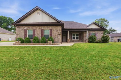 134 Lewis Vann Dr, Hazel Green, AL, 35750-8284 | Card Image