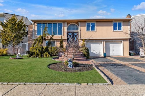 909 Gerry Ave, Lido Beach, NY, 11561-5216 | Card Image