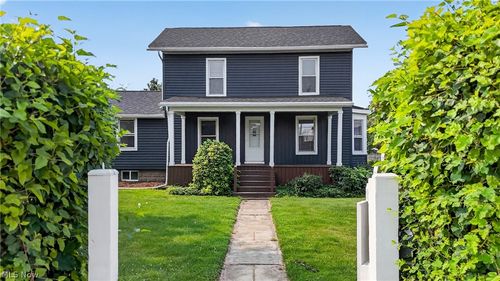40 E Market St, Seville, OH, 44273-9571 | Card Image