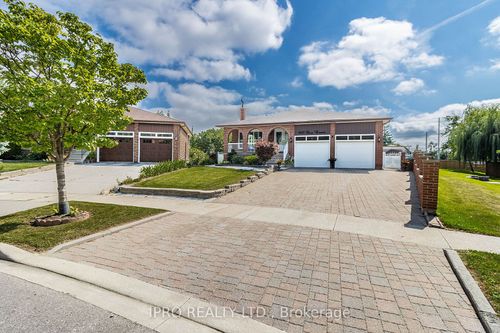 4021 Twine Cres, Mississauga, ON, L4Z1E8 | Card Image