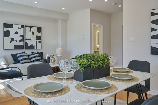 10 Globemaster Lane, House attached with 3 bedrooms, 4 bathrooms and 1 parking in Richmond Hill ON | Image 8