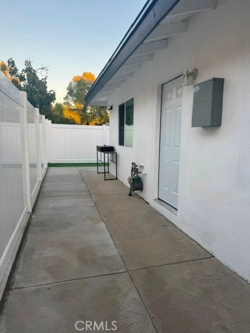 7812 Vanalden, Reseda, CA, 91335 | Card Image