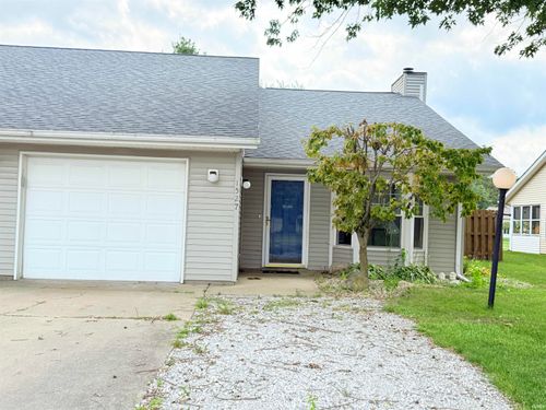 1527 W 31st St, Marion, IN, 46953-3450 | Card Image