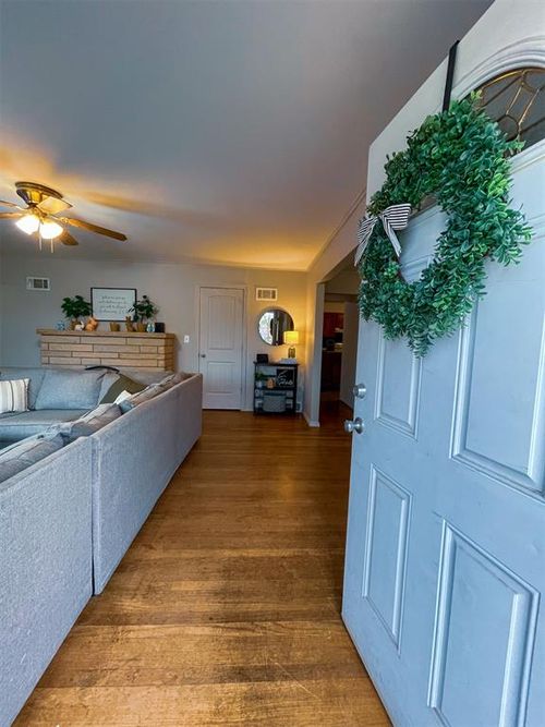 212 N 13th St, Ponca City, OK, 74601-7315 | Card Image