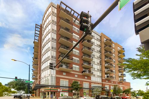 apt-809-1201 W Adams St, Chicago, IL, 60607-2947 | Card Image