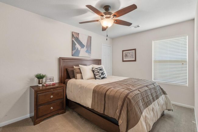 Secondary bedroom | Image 15