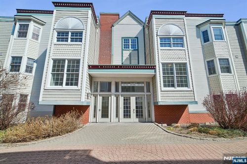 249 The Promenade, Edgewater, NJ, 07020-2114 | Card Image