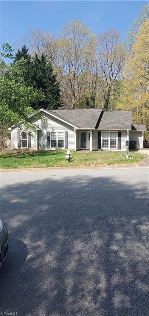 6314 Cardinal Wood Dr, Greensboro, NC, 27410-8300 | Card Image