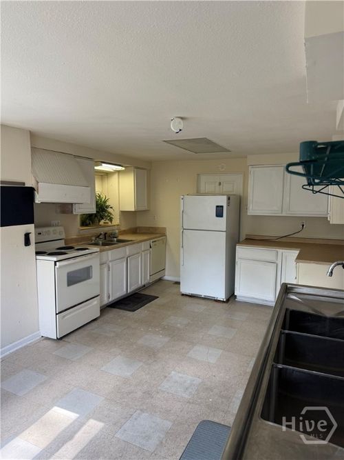 45 Rosemont St, Richmond Hill, GA, 31324-3699 | Card Image